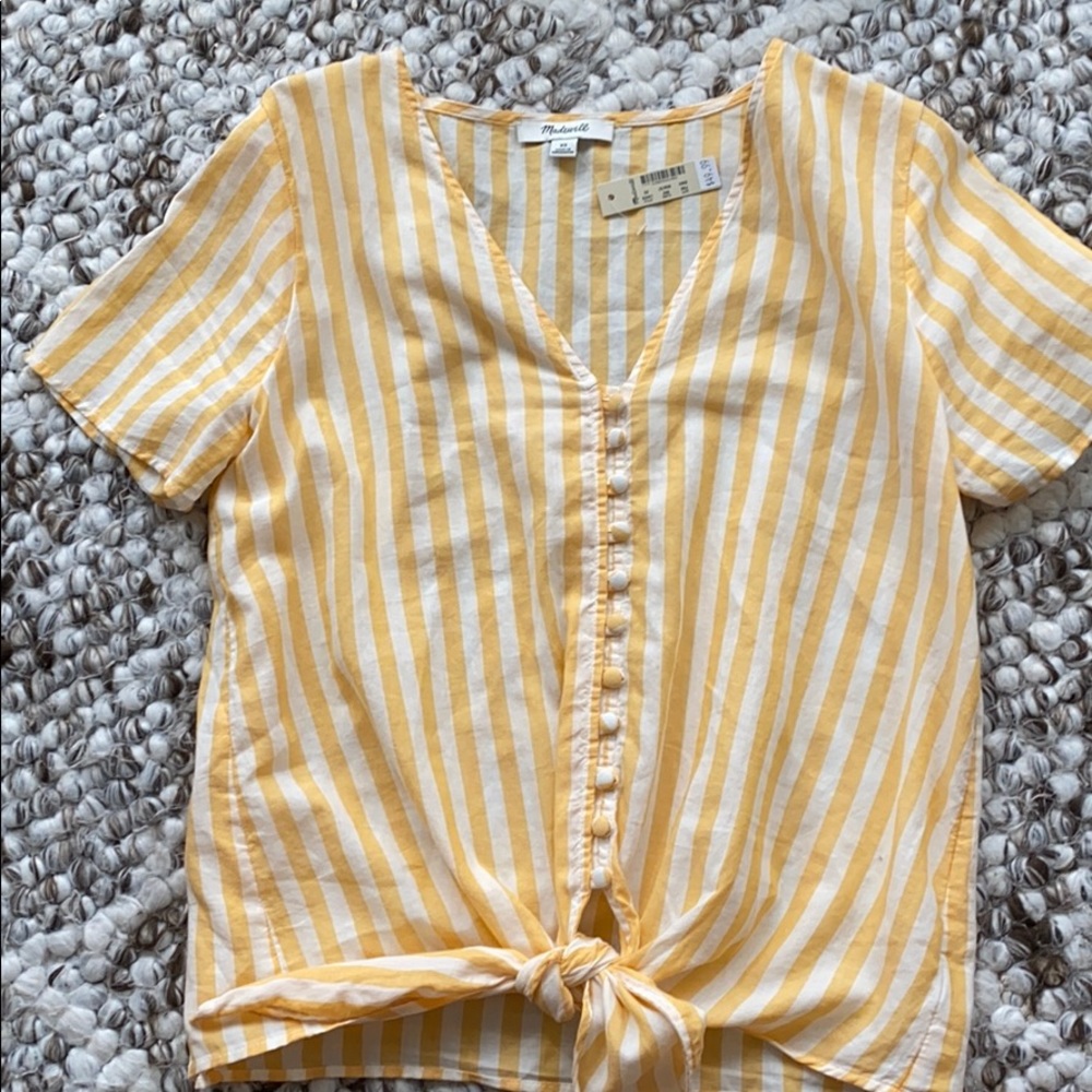 Yellow and white stripped short sleeve buttondown